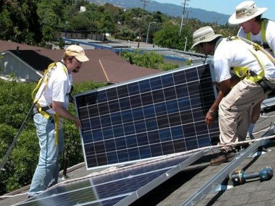 East Bay Habitat for Humanity volunteers install solar