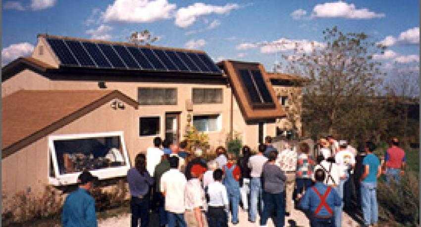 Solar tours showcase value of distributed generation